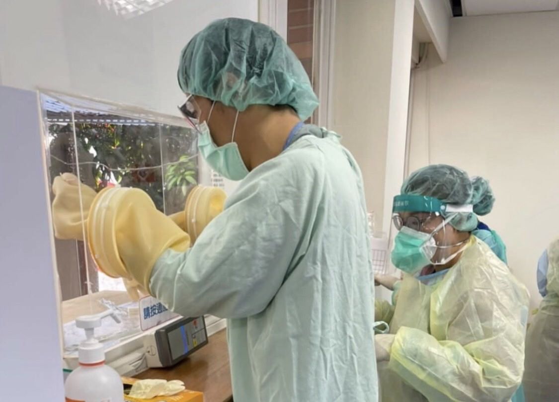 確診數狂爆!醫療量能不足?台北市啟動「居家照護」