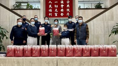 守護第一線人民保母！ 慈濟愛灑保大警　捐贈快篩、防疫物資