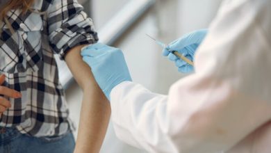 密切接觸者居隔條件鬆綁！打滿3劑改採「0+7」免隔離