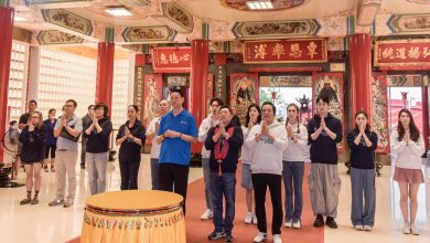 陳今平率電影劇組至慈惠堂用印祈福團拜